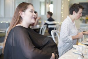 breastfeeding in cafe